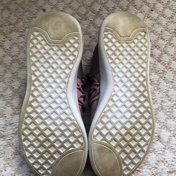 Fablectics Athletic shoes - Picture 2 of 3